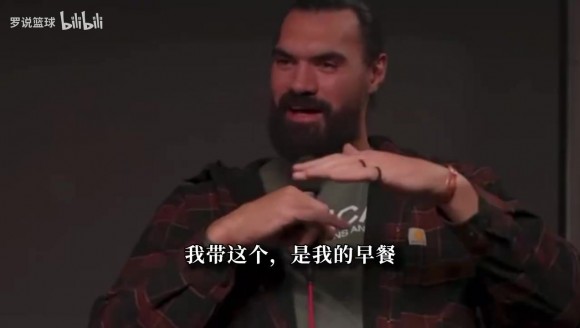 亚当斯谈干饭习惯：不用餐具上手抓着吃！晚饭我能连吃三顿大餐！